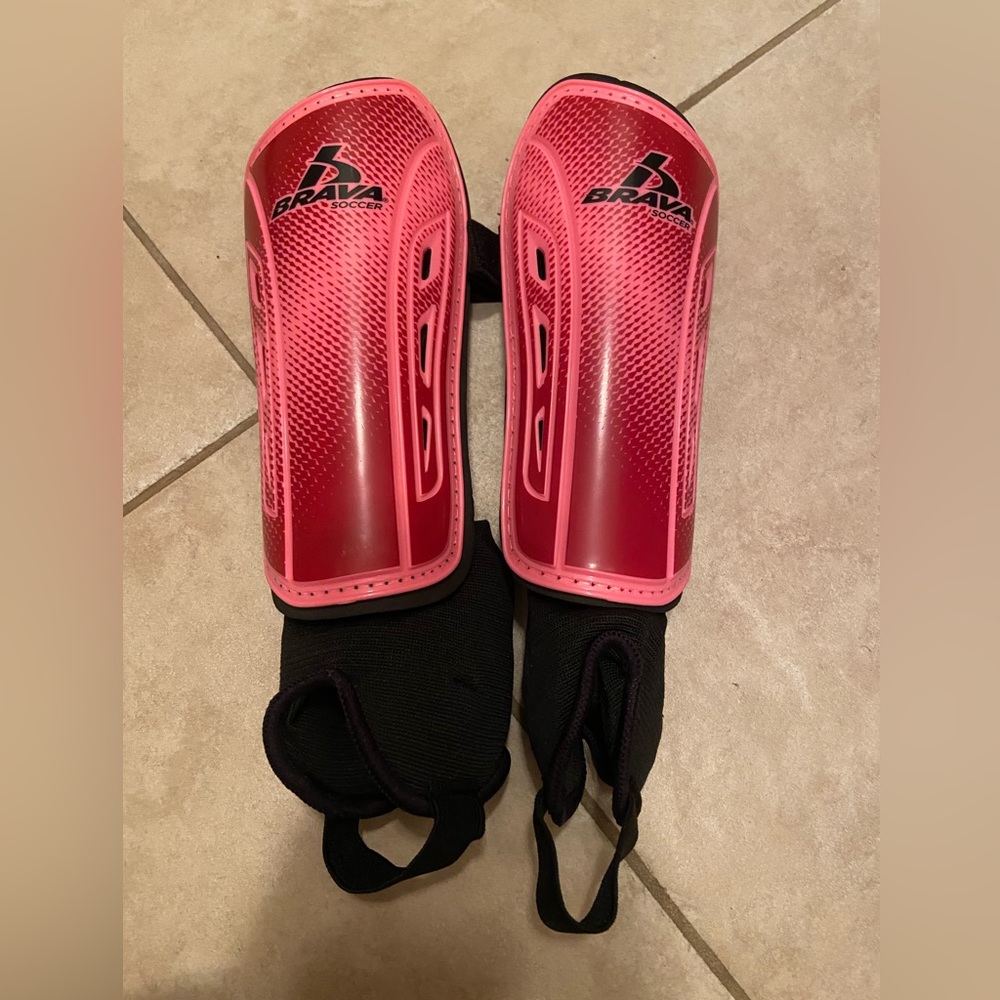 Women’s soccer shin guards